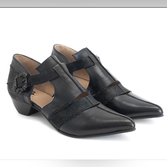 John Fluevog  "Alisha" shoes in Black - Picture 5 of 6
